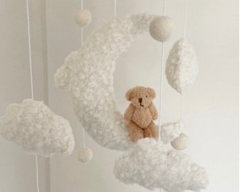 Mobile pour lit de bébé AU-DESSUS DES NUAGES, mobile pour lit de bébé bouclé, mobile nuage, chambre de bébé neutre, mobile pour bébé, mobile pour chambre de bébé, mobile pour lit de bébé, décoration de chambre de bébé