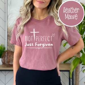 Pas parfait, juste pardonné, jeune chrétien t-shirt groupe chrétien t-shirt inspiré de la foi chrétien cadeaux religieux pour femme pas parfait image 5