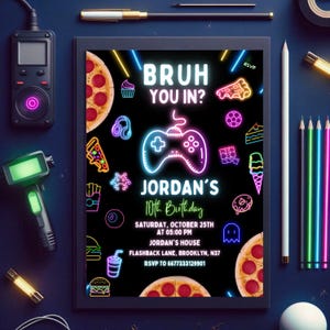 Faire-part d'anniversaire néon gaming, ça vous intéresse ? Invitation d'anniversaire de jeu vidéo, carte de niveau supérieur S19 pour joueur de pizza néon, modifiable