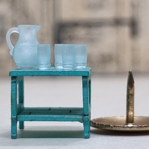 1:48 Light Blue lichtdurchlässiger Miniatur-Krug mit 4 Gläsern