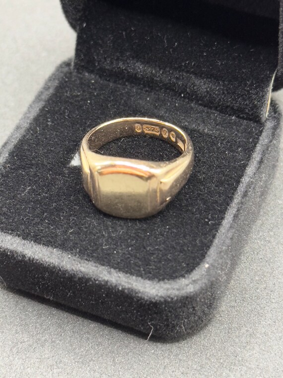 9ct Gold Heavy Signet ring - image 3