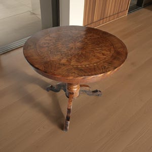 Vintage Italian inlay circular coffee table, antique centre table with geometric wood motifs, high-quality handcrafted in Italy before 1890