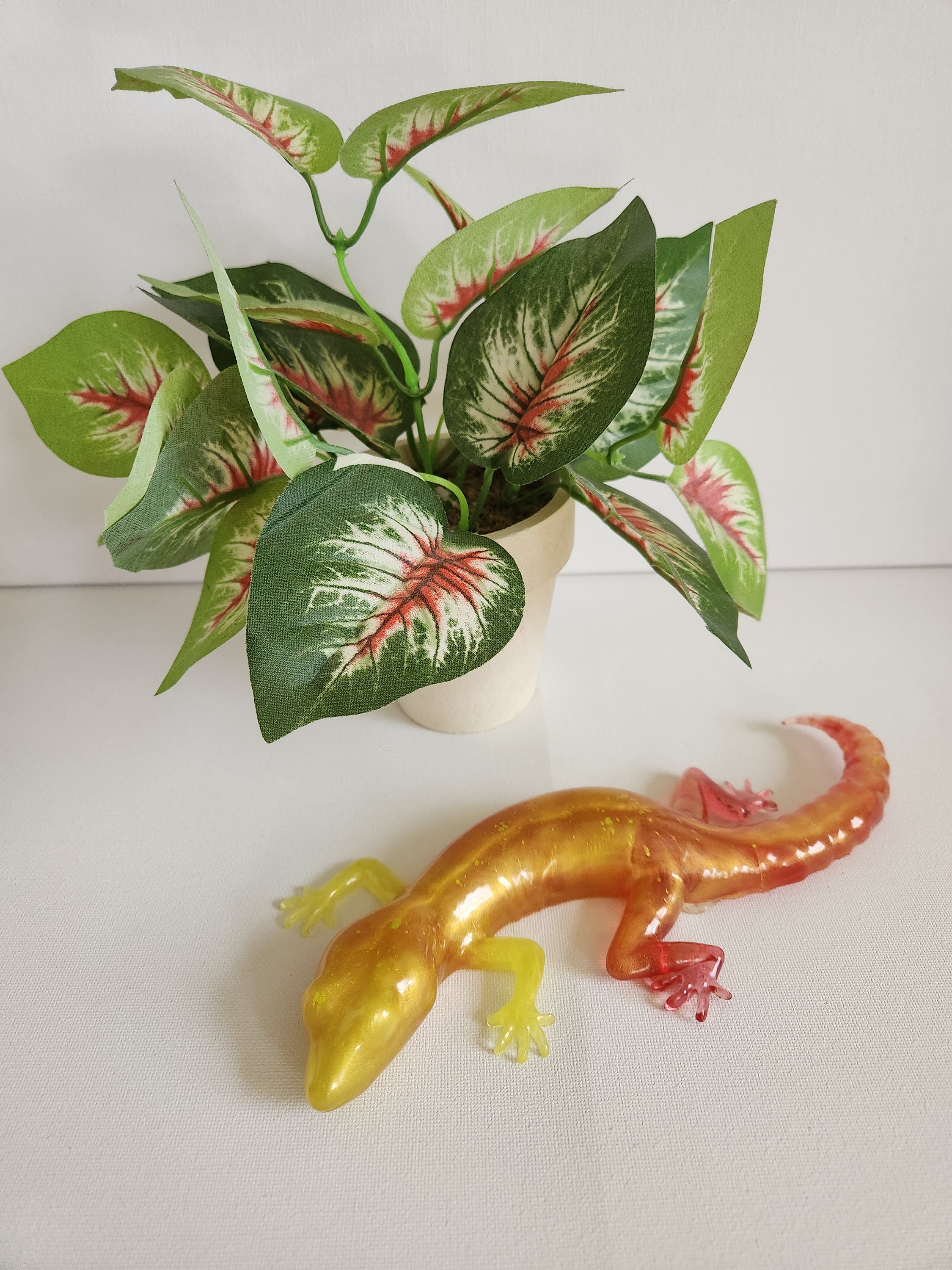 Customizable Resin Lizards for Desks, Tables, Shelves, and More - Etsy