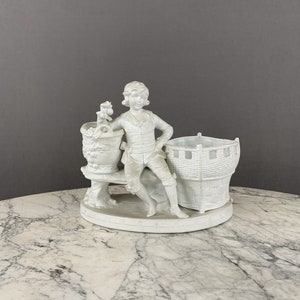 Antique biscuit planter