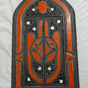 Miroir mural marocain vintage, bois sculpté à la main et portes en métal image 4