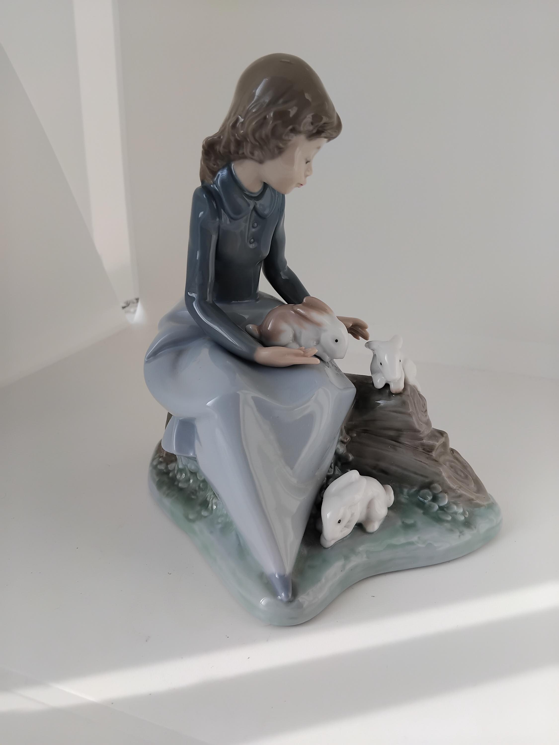西洋人形NAO LLADRO スペイン ナオ製 ウサギを抱く女性 Nao