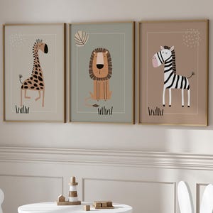 Ilustraciones de animales de sabana para niños, carteles de safari en color beige, marrón y caqui.