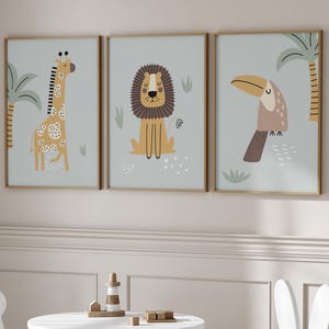 Carteles de animales de sabana para niños, carteles de leones, jirafas y tucanes en estilo escandinavo