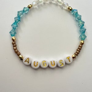 Pulsera de la amistad con cuentas inspirada en agosto