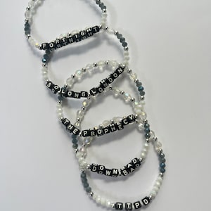 Pulseira de amizade com miçangas inspirada no TTPD personalizada