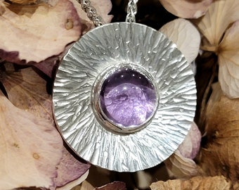 Hammered chain pendant with amethyst on a cable chain I 925 silver I cabochon