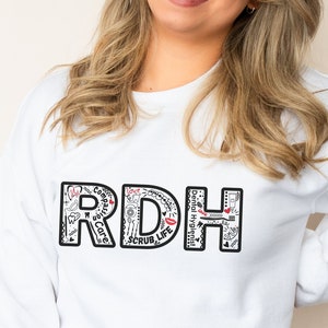 Sweat-shirt RDH, pull d&#39;hygiéniste dentaire agréé, chemise d&#39;hygiéniste dentaire, T-shirt d&#39;hygiène dentaire, cadeau de t-shirt pour diplômé en médecine dentaire, chemise RDH