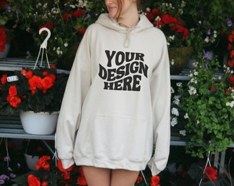 Gildan 18500 Sand Hoodie Mockup Sand Mockup Flowers Outdoor Esthetisch Mockup Nature Model Mockup Oversized Sweatshirt Mock Ai Mockup Sand