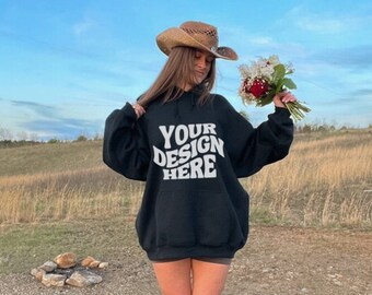 Gildan 18500 Czarny Bluza Z Kapturem Makieta Przód Bluzy Z Kapturem Makieta Bluzy Oversized Model Makieta Estetyczna Makieta Zewnętrzna Natura Makieta Cowgirl