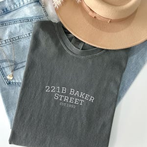 EMBROIDERED Sherlock Holmes Comfort Colors® Shirt Mystery Book Lover Tshirt Dark Academia T-shirt 221B Baker Street Merch Bookworm Tee Gift