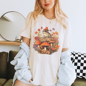 Frog Mushroom shirt, Cottagecore tshirt, Granola Girl Autumn Wildflower t-shirt, fairycore clothes, Botanical tee, Nature lover clothes