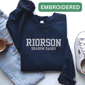 Sudadera bordada Riorson, suéter de fantasía con dragón, Shadow Daddy, Booktok Merch, Bookish Smut, cuello redondo, regalo para amantes de los libros, camiseta con dragones
