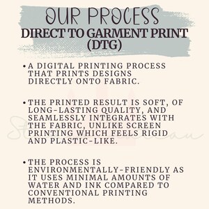 Puede incluir: Un gr&aacute;fico que explica el proceso de impresi&oacute;n directa a la prenda (DTG). Describe el proceso como un m&eacute;todo de impresi&oacute;n digital que imprime dise&ntilde;os directamente sobre la tela. El resultado impreso es suave, duradero y se integra perfectamente con la tela. El proceso es ecol&oacute;gico, ya que utiliza cantidades m&iacute;nimas de agua y tinta en comparaci&oacute;n con los m&eacute;todos de impresi&oacute;n convencionales.