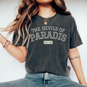 Camiseta Devils of Paradis Comfort Colors®, regalo para fans de cosplay indie, camiseta unisex de estilo grunge gótico, genial camiseta de Halloween, merchandising de fandom, regalo para él