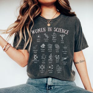 Women in Science Chemise Comfort Colors® T-shirt rétro féministe Chimie Physique Cadeau pour professeur de sciences T-shirt Girly Women in STEM Scientist