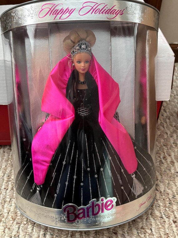 New 1998 Happy Holidays Barbie*Misprint*On Back Hot Pink Shawl #20200  Christmas