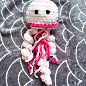 Crochet Small Jellyfish Stuffie