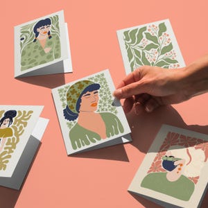 Paquete de 5 tarjetas florales para niñas, tarjetas en blanco para cualquier ocasión, postales de mujer moderna, tarjetas de felicitación botánicas para niñas, tarjetas feministas para el Día de la Mujer.