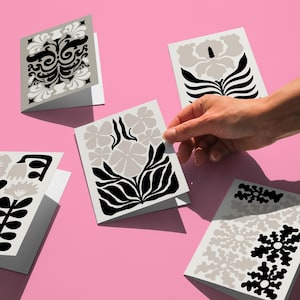 Set di biglietti floreali monocromatici, 5 biglietti d'auguri botanici, eleganti biglietti in bianco e nero, biglietti floreali stampabili, biglietti estetici per tutte le occasioni