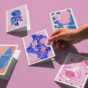 Pacchetto di biglietti Bold, 5 biglietti stampabili astratti unici, biglietti con fiori di loto, biglietto con polpo, biglietto con conchiglie, biglietto con granchi rosa, set di biglietti con vita marina