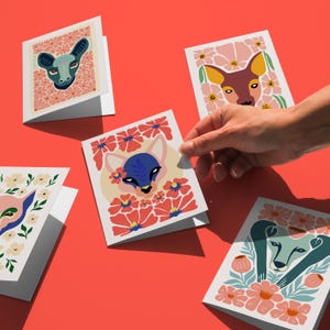 Botanische Kreaturen Kartenpaket, 5 moderne Volkskunstkarte, druckbare Grußkarte, digitaler Download, Karte für alle Anlässe, abstrakte Safarikarte