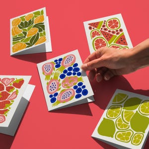 Paquete de 5 tarjetas de frutas, divertida tarjeta de felicitación de frutas, juego de tarjetas con ambiente veraniego, tarjeta de felicitación en blanco imprimible, tarjeta digital de frutas, juego de tarjetas para cualquier ocasión.