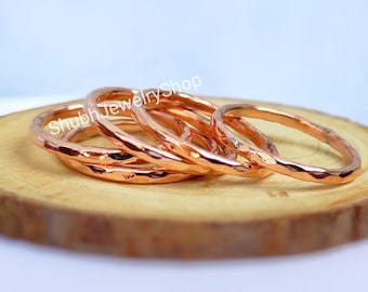 Set von 5 dicken stapelbaren Kupferring(en), Kupferringe, stapelbare Ringe, Kupferring, gehämmertes Kupfer, Kupferband, Arthritis-Ring, Kupfer.