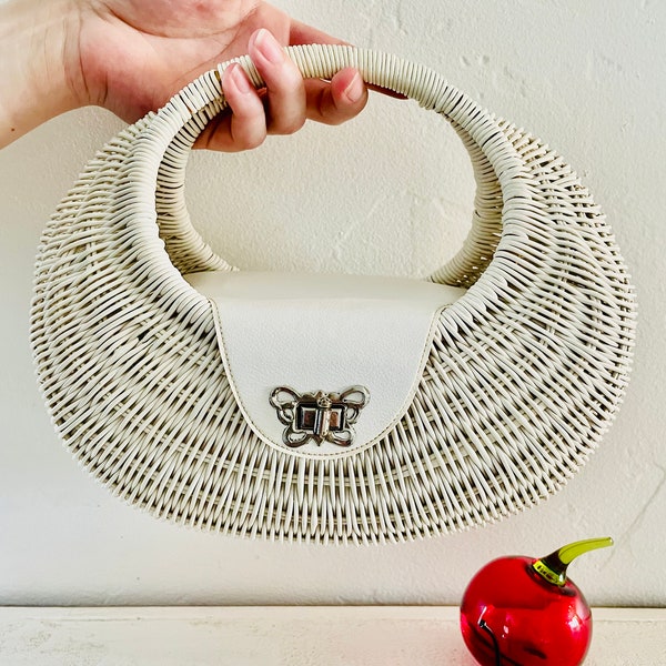 Vintage 1950-1960s Era Oval Shape White Vinyl Covered Wicker Top Handle Basket Bag | Handbag | Summer Purse | Retro | Vintage Accessories