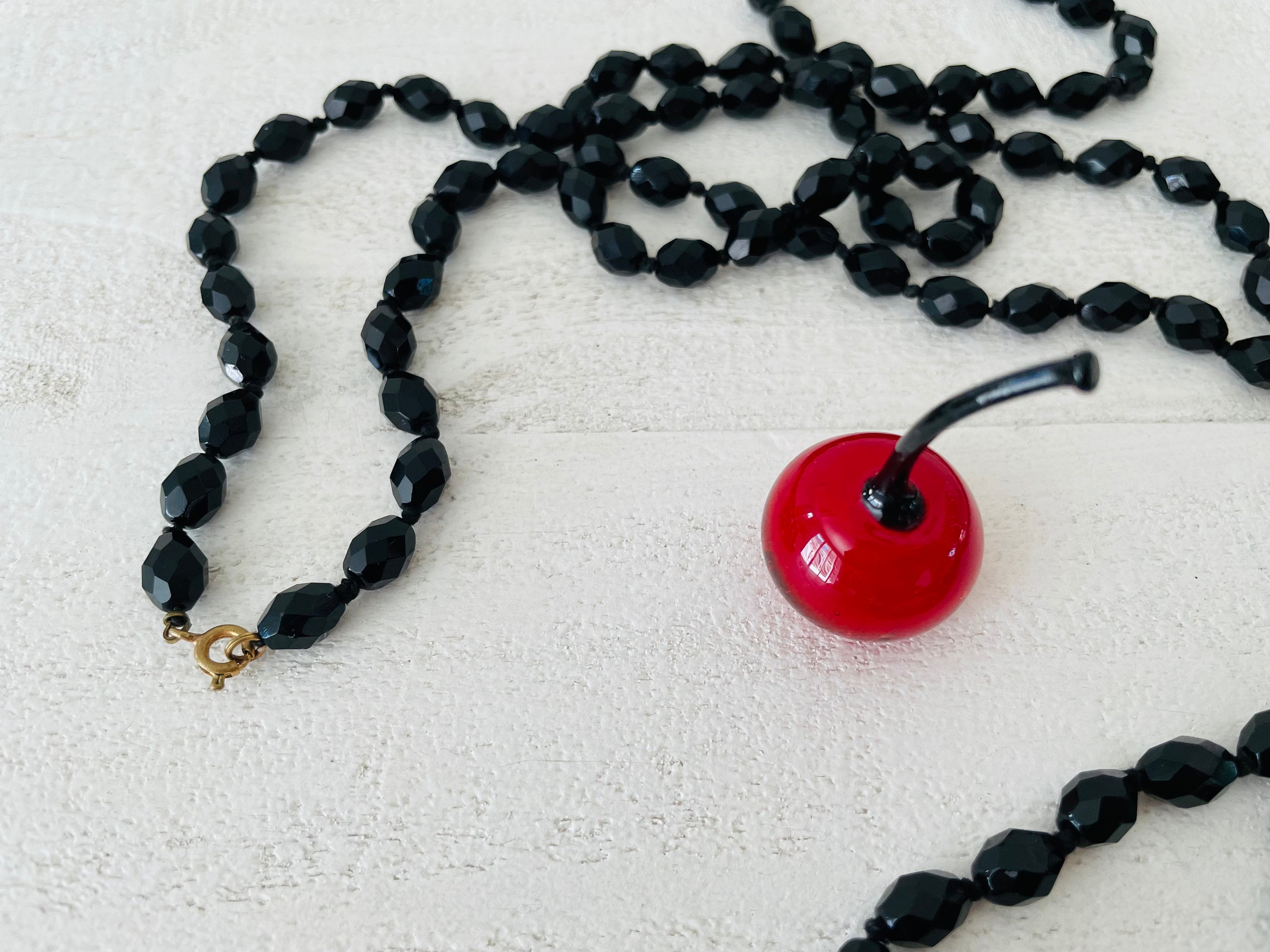 Vintage 1960s Faceted Black Glass Beaded Necklace | 55