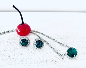 Vintage 1950s Green Rhinestone Necklace Earring Set | Chrome Jewelry