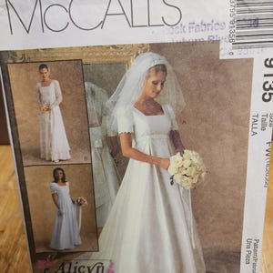 Cartamodello Alicyn 9135 di McCall (1997) – Abito da sposa da donna, stile impero – taglie forti 18–22