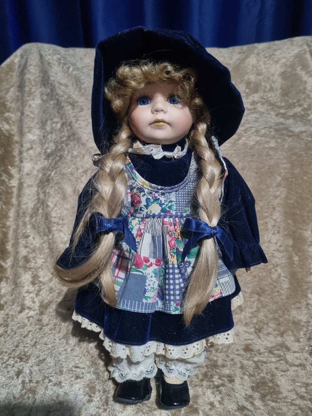 Vintage The Leonardo Collection Porcelain Doll On Stand Etsy vintage-the-leonardo-collection-porcelain-doll-on-stand-etsy