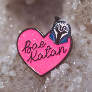 Bae-Katan Heart glitter enamel pin