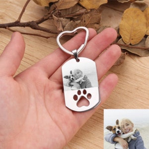 Custom pet gifts keychain, pet photo engraving, pet loss, pet memory gift, petkeychain, pet keyring with picture and pet paw on dog tag