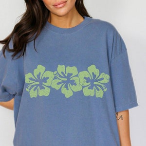 Vintage Hibiscus Flower Beach Tee, Custom Color Comfort Colors Tshirt, Oversized Summer Shirt, 90s Vacation Aesthetic