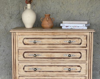 Commode en bois massif