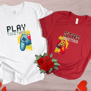 Bijpassend shirt voor gamerkoppel: samen spelen, samen blijven, geeky valentijnscadeau