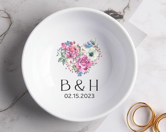 Personalized Engagement Ring Dish Gift For Bride and Groom Bridesmaid Proposal Gift Anniversary Gift Bridal Shower Initial Date Ring Dish