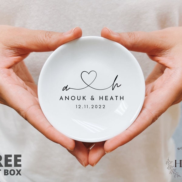 Engagement Ring Dish, Personalized Engagement Ring Holder, Engagement Gifts for Couple, Engagement Gift for Best Friend, Wedding Ring Dish