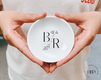 Personalized Ring Dish, Ring Dish Engagement, Engagement Ring Dish, Wedding Ring Dish, Wedding Gift, Gift for Her, Jewelry Dish Holder