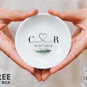 Bridesmaid Gift Idea, Personalized Gift, Wedding Gift, Bride Gift, Initial Ring Dish, Gift for Bride and Groom, Engagement Ring Dish