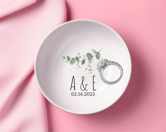 Engagement Ring Dish Personalized Trinket Dish Engagement Gift Wedding Ring Holder Gift for Bride Wedding Gift for Couple Jewelry Tray