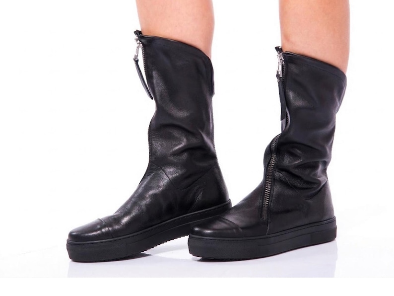 Zwart leren halfhoge laarzen, schoenen met rits aan de voorkant dames, minimalistisch handgemaakt, designerschoenen afbeelding 9