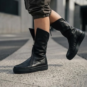 Zwart leren halfhoge laarzen, schoenen met rits aan de voorkant dames, minimalistisch handgemaakt, designerschoenen afbeelding 4