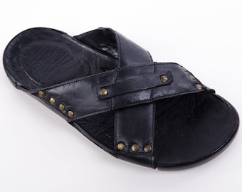 Handmade Leather Criss Cross Sandals: Men's Open Toe Beach Slippers